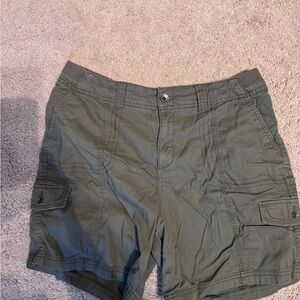 Style & Co Green Cargo Shorts Relaxed Fit